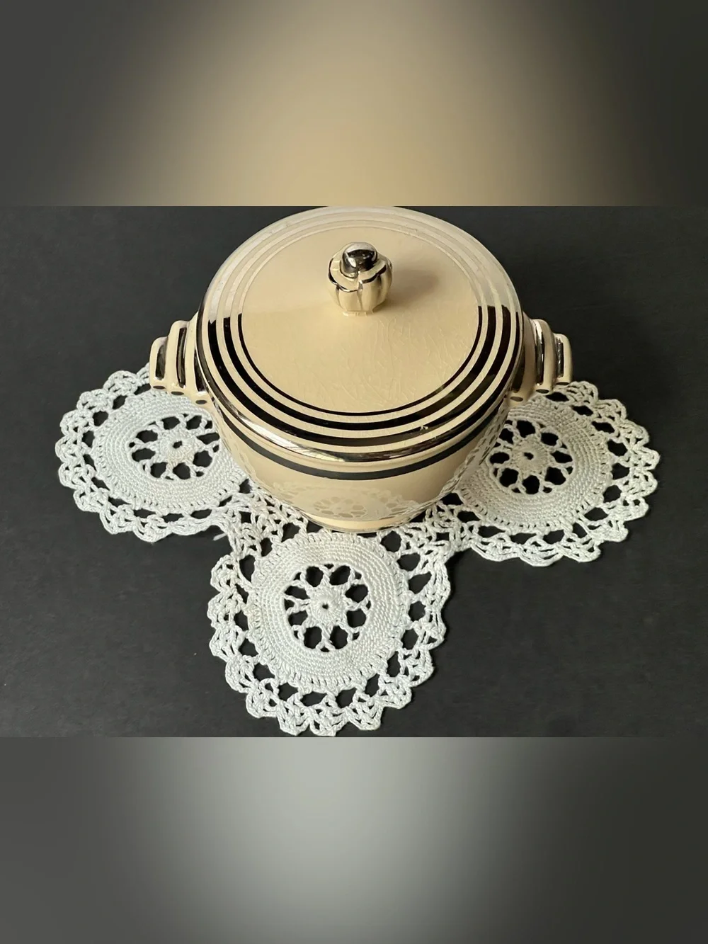 Vintage Leigh Potters, USA, Art Deco Covered Sugar Bowl